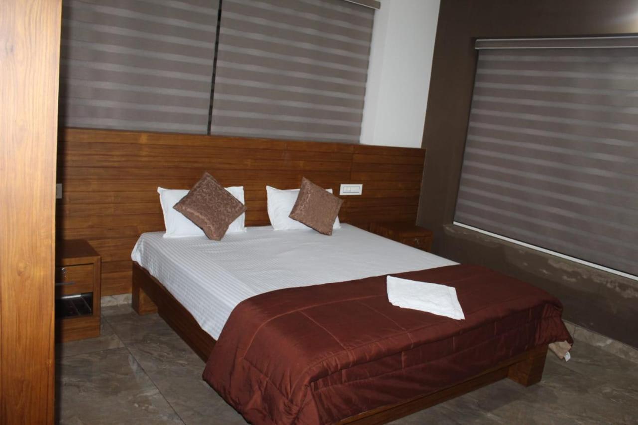 Orchid Villa Pinangode Exterior foto